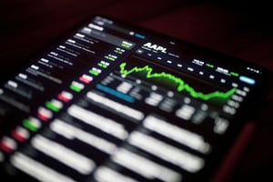 Top Cannabis Stocks: Oct 12 Insight