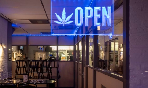 Marijuana dispensary opens on Arkansas-Missouri border